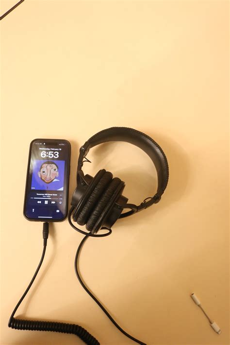 “Balloonerism” navigates addiction, mortality - The Mossy Log