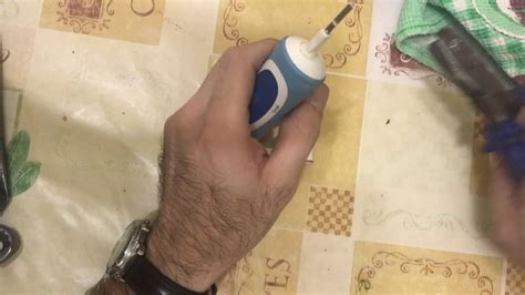 Как правильно разбирать электрическую щетку Oral-b - YouTube