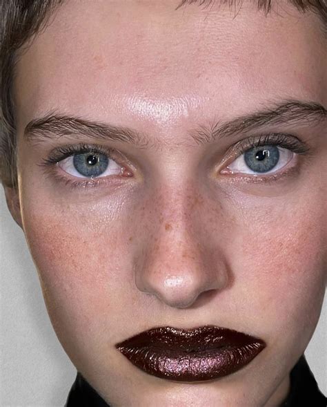 Pin on Inspo make-up ఌ | Face art makeup, Makeup, Holiday makeup looks