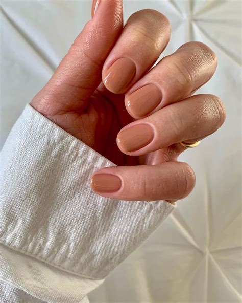 The Best Nail Colors of Fall 2023 | The Everygirl