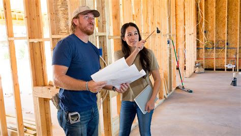 'Fixer Upper' stars Chip and Joanna Gaines announce new HGTV series
