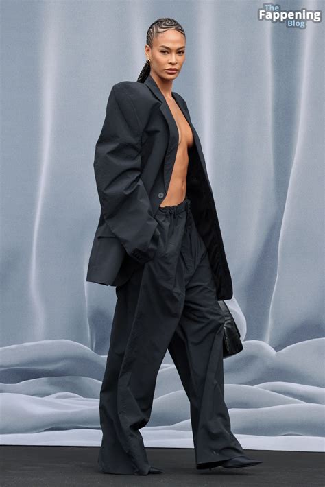 Joan Smalls Flashes Her Nude Tits at the Balenciaga Show in Paris