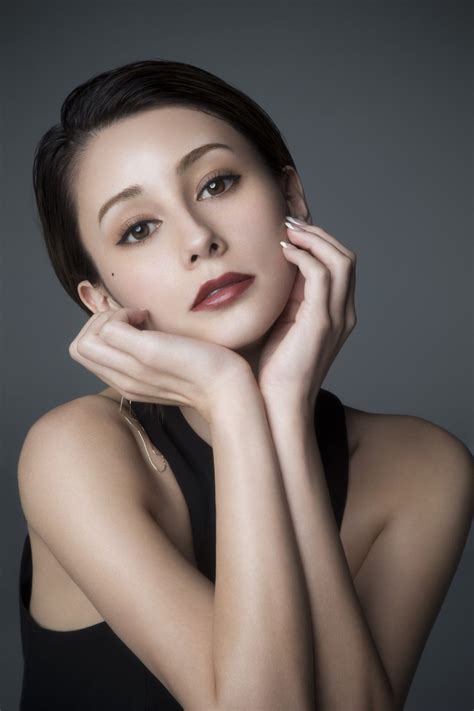 ダレノガレ明美 on Twitter: "私がプロデュースした、カラコン【Minette】が 本日12:00より先行予約販売で発売開始します