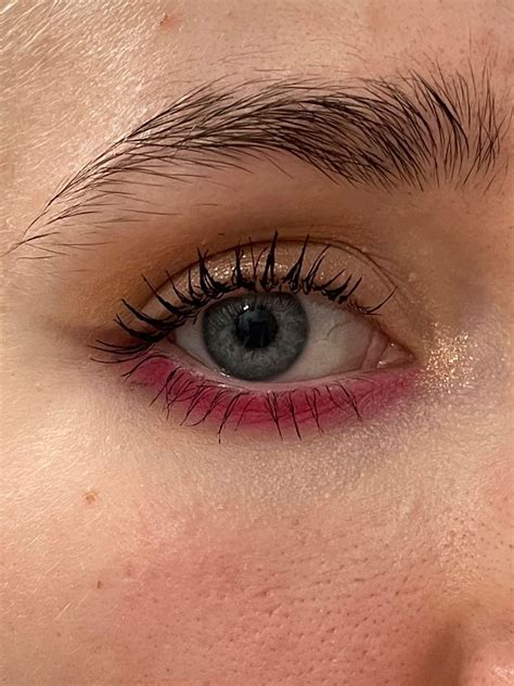 Яркое нижнее веко | Eye makeup, Makeup routine, Artistry makeup