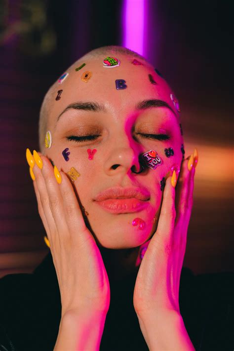 Do bald men look less attractive?