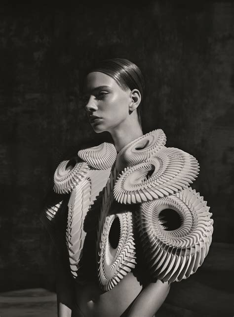 Iris van Herpen. Sculpting the Senses - du 29 November 2023 au 28 April