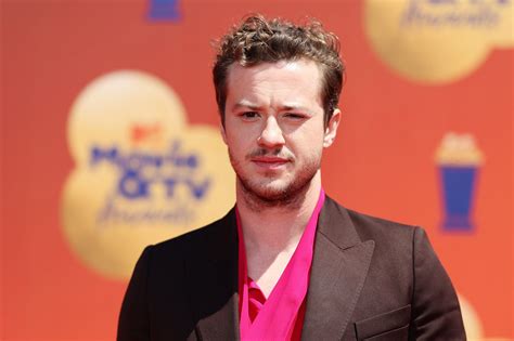 Joseph Quinn Biography, Height, Weight, Age, Movies, Wife, Family