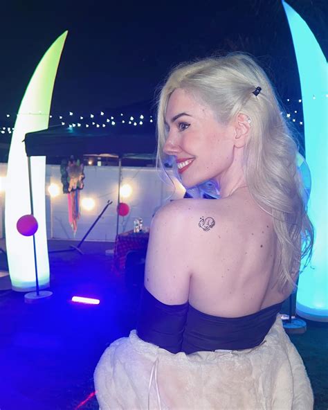 Rachael Lerman | yes.. it did hurt 🤕 🪽 | Instagram