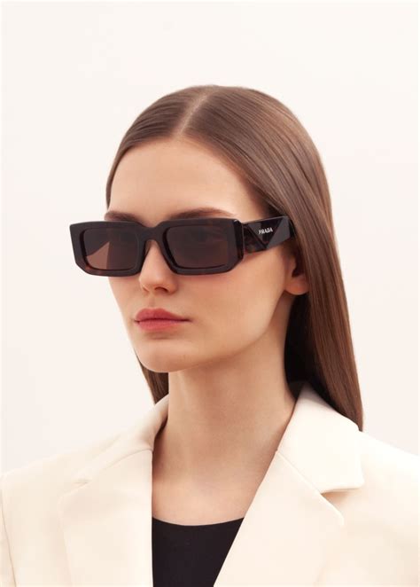 Солнцезащитные очки Prada PR 06YS 2AU8C1 53 — купить в Москве, цена ...