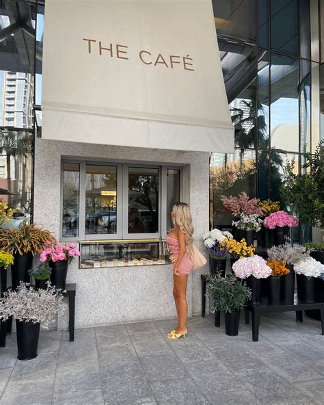 Phoebe Wintle | Dear future husband, I like peonies 🌻🌺🌷🌸🌼