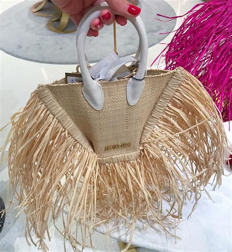 Pin by Ricardina M.carvalho on Coração | Straw bag, Bags, Jacquemus