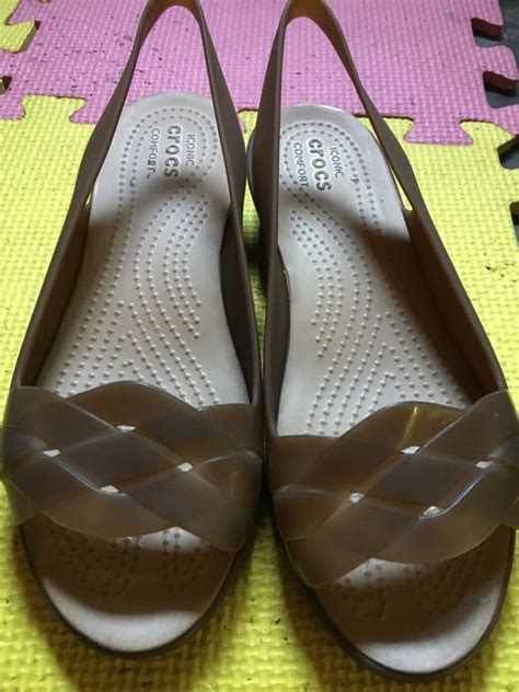 Iconic crocs comfort on Carousell