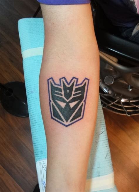 Decepticon | Tattoos, Robot tattoo, Transformer tattoo