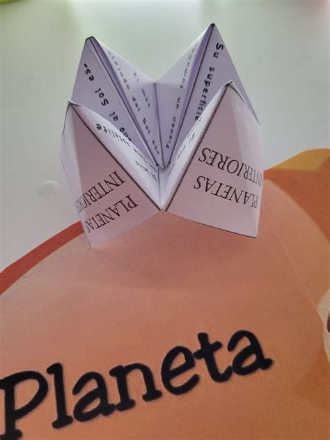 LAS CINCO VOCALES: Repasamos los planetas.