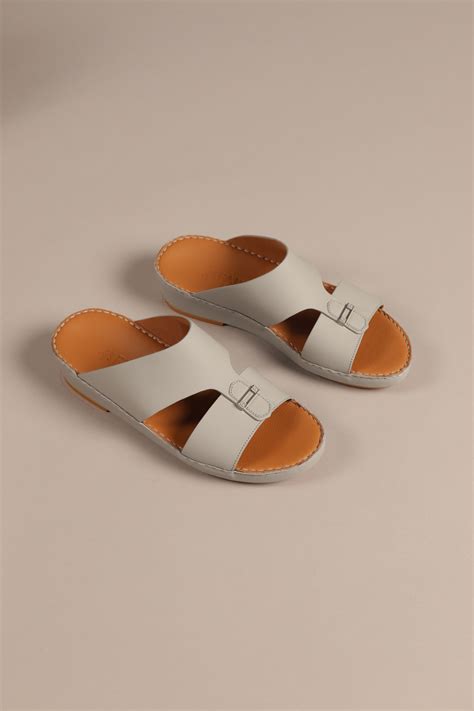 Learn how to pay fares using queens omni 13