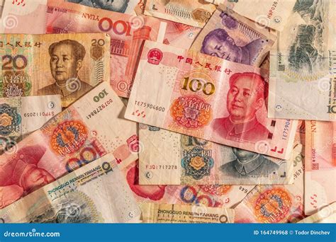 Qual É A Moeda Da China - Renminbi Chinês RMB Moeda De Pessoas Notas De Yuan CNY Foto de Stock ...