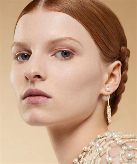 Dior goes for serene, luminous beauty look for Haute Couture | MiNDFOOD