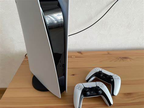 PlayStation 5 с двумя джойстиками