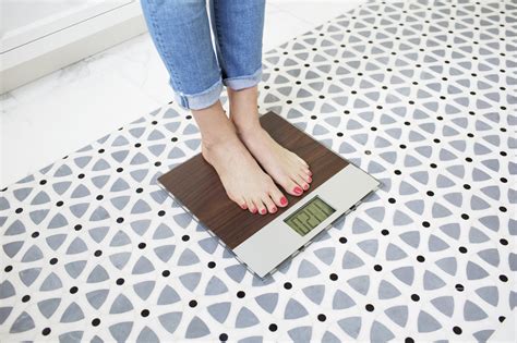 The Body Check: 5 Ways To Weigh Yourself Without A Scale