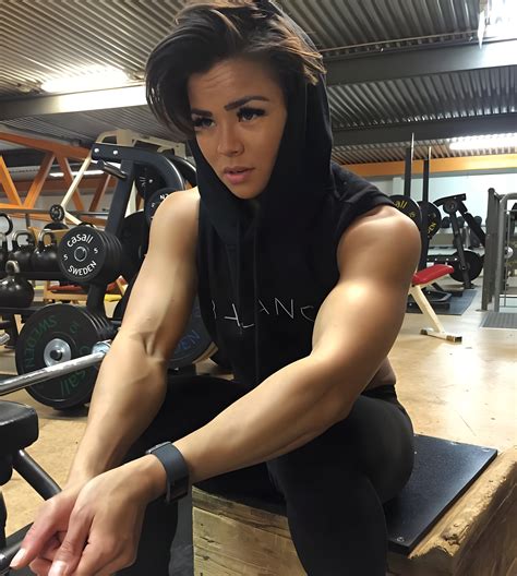 Let me ask you to write 3 words about... - Sophie Arvebrink | Facebook