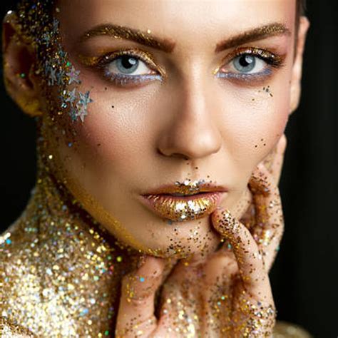 Snapklik.com : Gold Body Glitter,Yellow Face Glitter,Music Festival