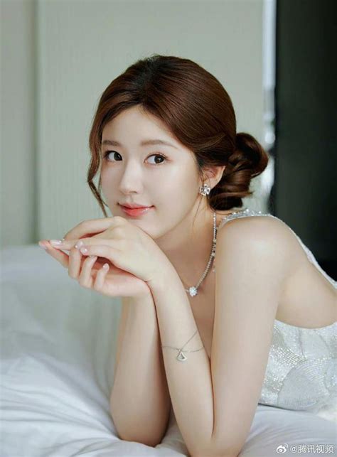 trieu lo tu lai duoc ton vinh chinh thuc vuot mat duong tu va dich le