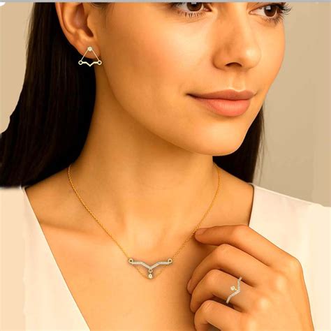 shaped inspired diamond pendant set