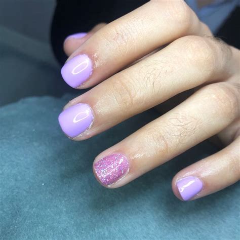 Uñas Moradas