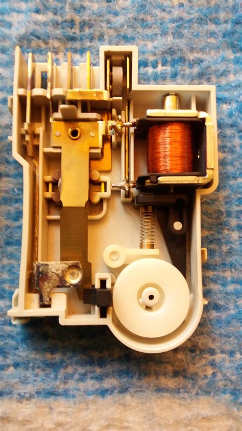 Electrolux EWT1051 - Bitron T85 DL-S1 4pin - opis pinów elektrozamka