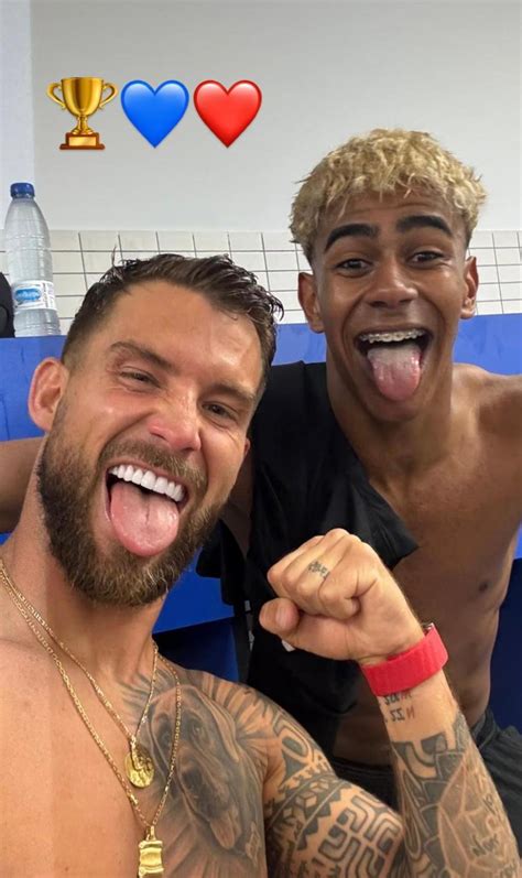 Locura en el vestuario: Así celebraron los jugadores del Barça en Cornellà