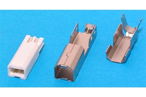 USB B UROS JOHTOLIITIN JUOTETTAVA - PARTCO