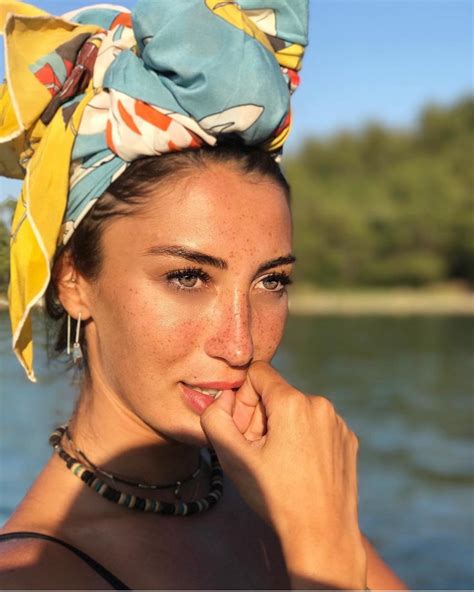 Мерве Офлаз (60 фото)