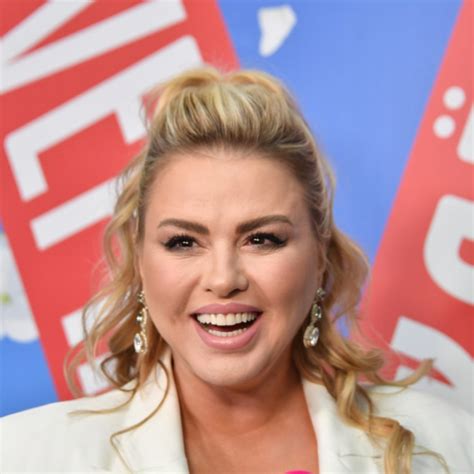 Анна Семенович без макияжа ужаснула поклонников :: Boydton :: NEWSEUM