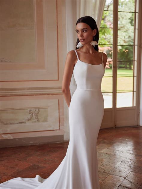ISLAND Round Neckline Sleeveless Crepe Mermaid Wedding Dress | Dominiss
