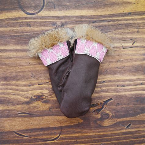 Hooded Merganser Featherweight Short-Cuff Mitten