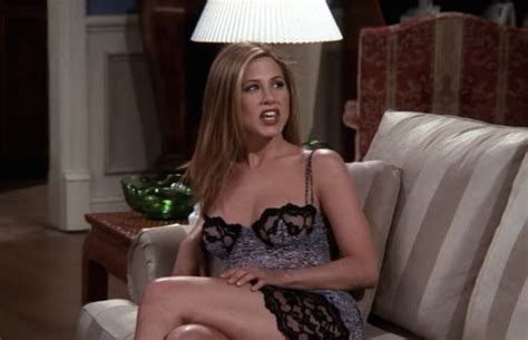 25 Rachel Green Fashion Moments You Were Obsessed With — PHOTOS
