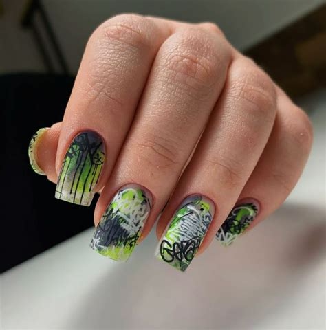 Маникюр граффити | Graffiti nails, Acrylic nails coffin short, Casual nails
