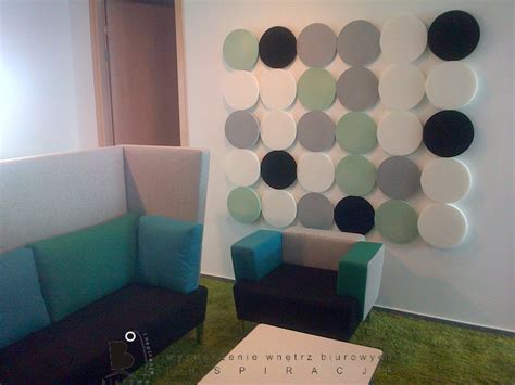 Nowoczesne wygłuszenia w biurach – niecodzienny sposób na dobrą atmosferę