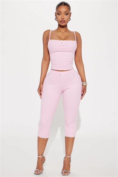 Fashion fans are split on the arabella rose seasonal collection 31