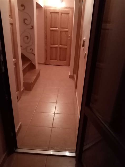Продається садибний будинок та земельна ділянка під будинком .: 1 831 ...