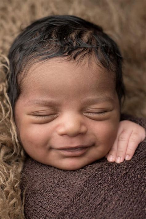 Newborn baby in home photography gallery – Artofit