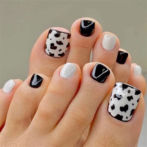 Press on Toenails Short Fake Toe nails Black White Fake Toenails Cow