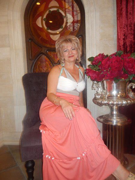 Ирина, 60 лет, Лев, из г. Воронеж познакомится c целью Семья,Флирт ...