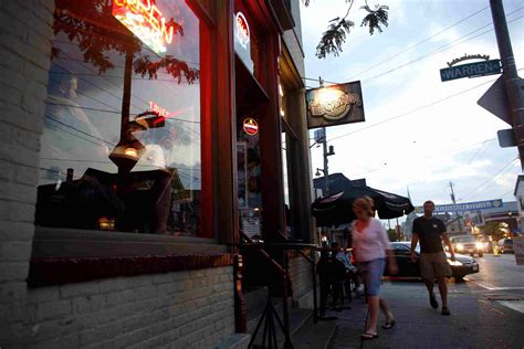 Milwaukee Strip Bars: The Ultimate Guide For First-Timers (Don't Miss This!) Image 3