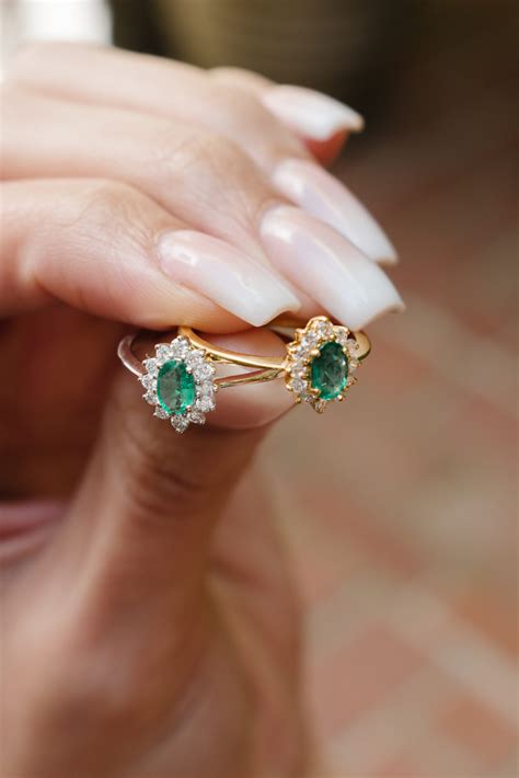 discover exquisite gemstone jewellery shop