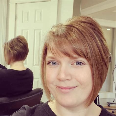 35 Hairstyles Tailored for Women with Big Faces: Flattering & Fabulous ...