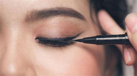 8 Best Eyeliner For Waterline - The Fashion Junkies