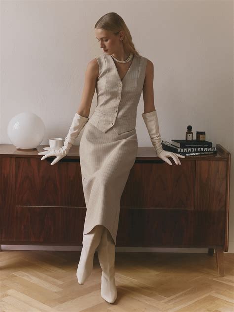Твидовый приталенный жилет :: LICHI - Online fashion store
