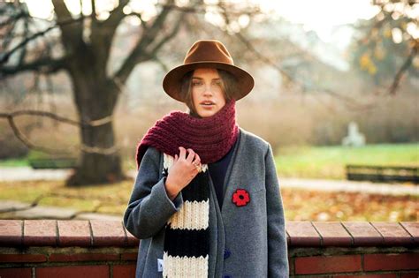 RED HOT POLISH MODEL ANNA ZATON