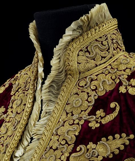 Бархатный жакет с золотым шитьем - Broidery.Ru